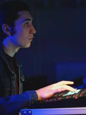 AI-Powered DAWs & Underground Music: Reshaping Production by 2025 - Cover Image