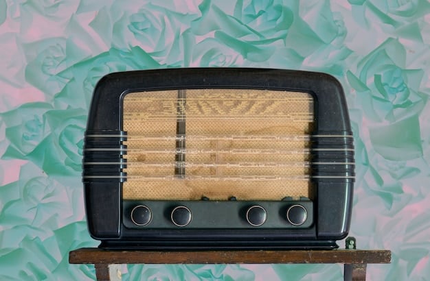 A split-screen image, with one side showing an old-fashioned radio antenna and the other depicting a modern smartphone displaying a music streaming app. This image symbolizes the transition from traditional radio to digital platforms in the context of underground rap music. Capture the contrast between the old and the new.
